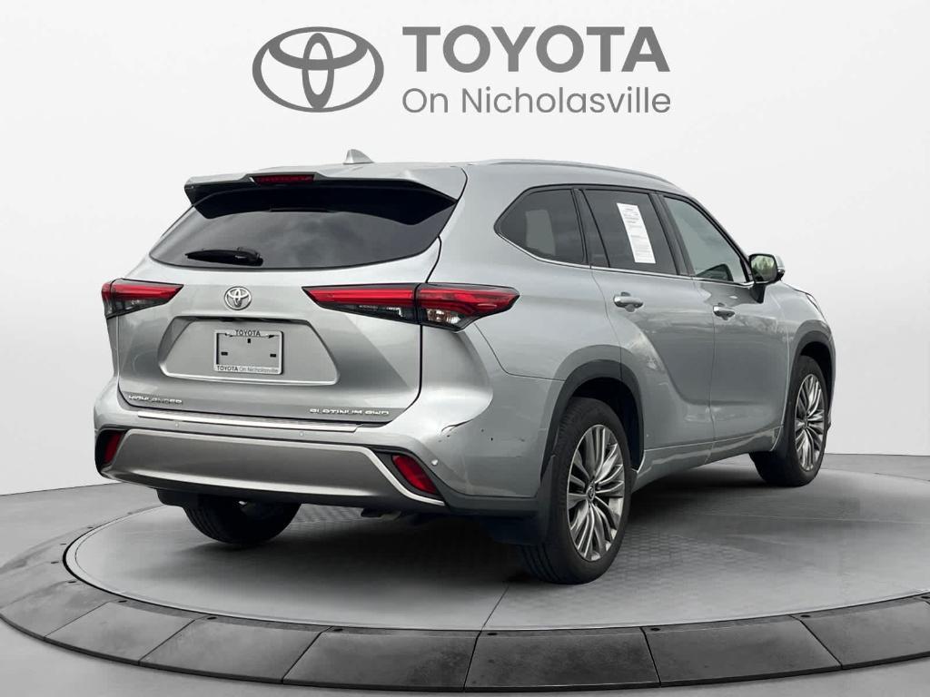 used 2021 Toyota Highlander car, priced at $38,920