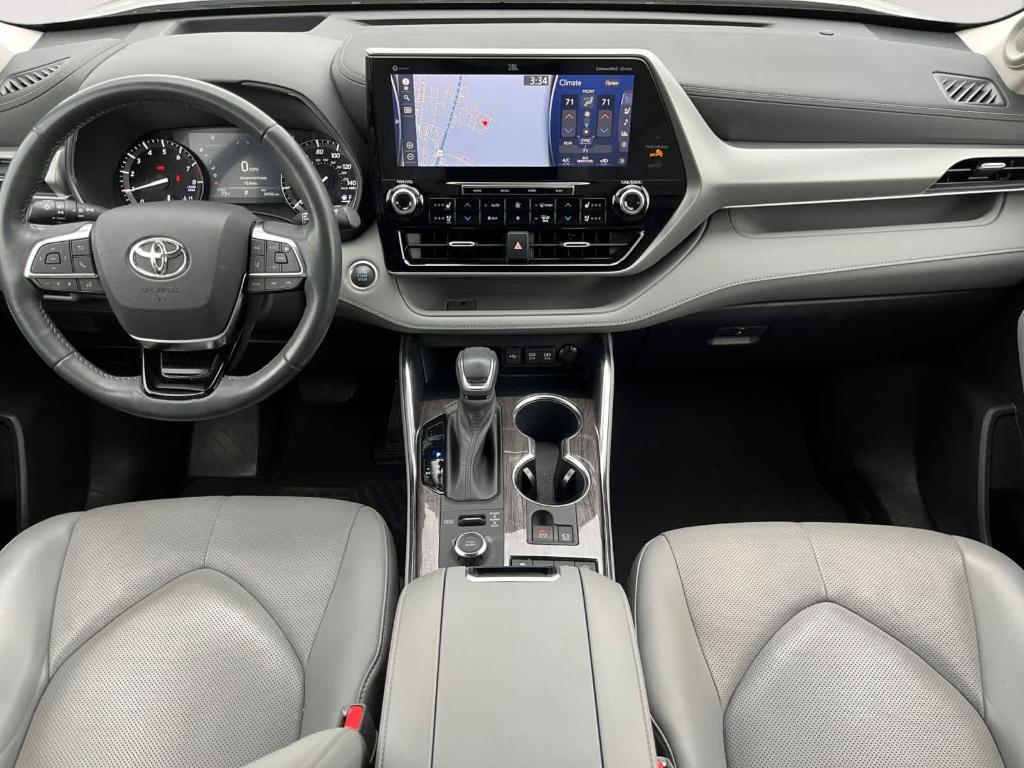 used 2021 Toyota Highlander car, priced at $38,920