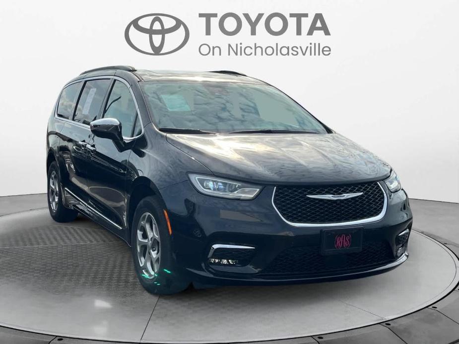 used 2022 Chrysler Pacifica car, priced at $35,920