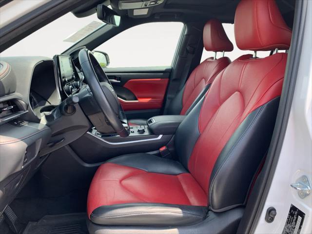 used 2021 Toyota Highlander car, priced at $34,495
