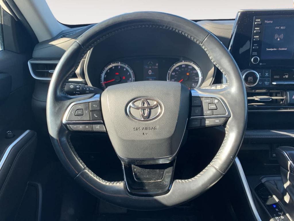 used 2021 Toyota Highlander car, priced at $26,904