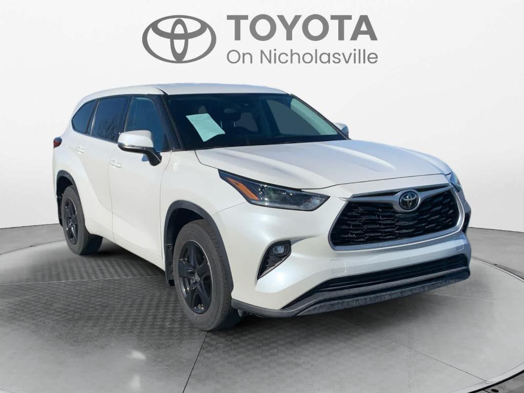 used 2021 Toyota Highlander car, priced at $26,904