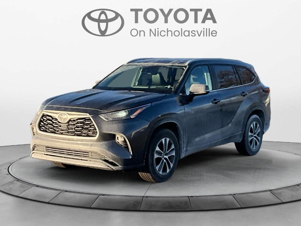 used 2024 Toyota Highlander car, priced at $42,904