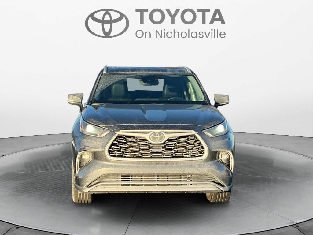 used 2024 Toyota Highlander car, priced at $42,904