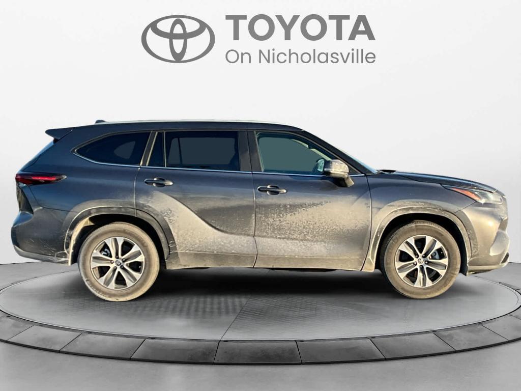 used 2024 Toyota Highlander car, priced at $42,904