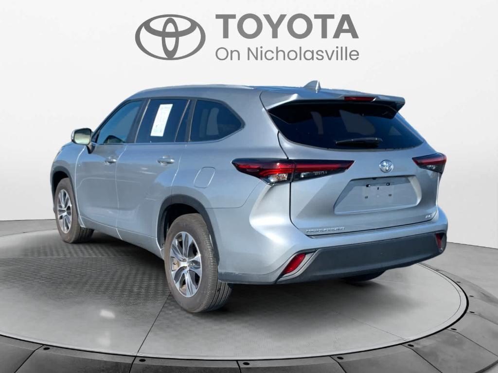 used 2024 Toyota Highlander car, priced at $38,904