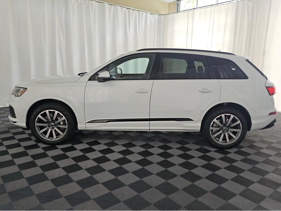 used 2024 Audi Q7 car, priced at $56,495