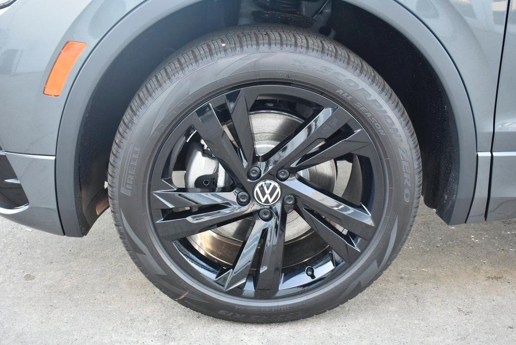 new 2024 Volkswagen Tiguan car, priced at $32,979