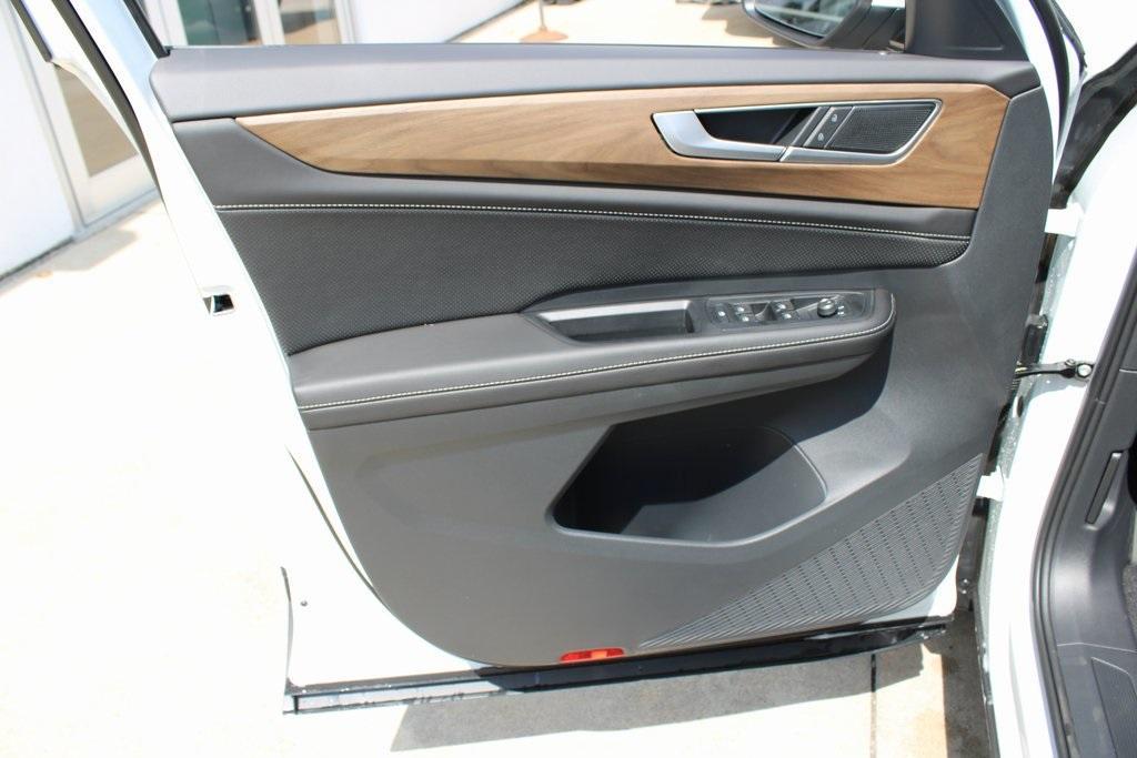 new 2025 Volkswagen Atlas car, priced at $37,341