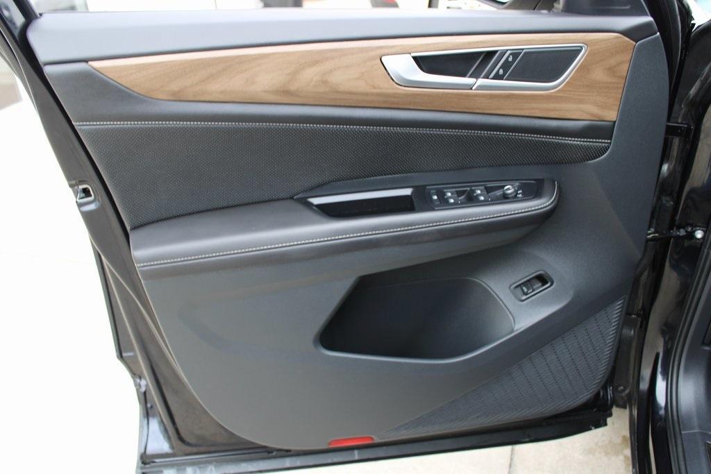 used 2024 Volkswagen Atlas car, priced at $37,700