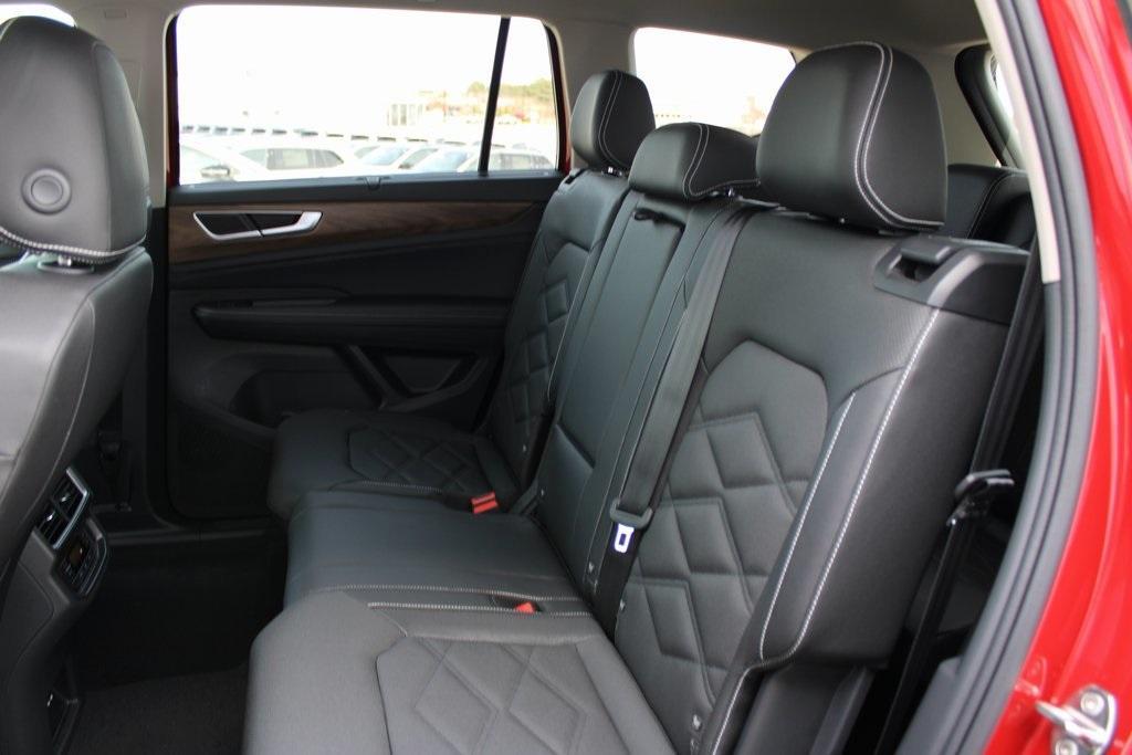 new 2025 Volkswagen Atlas car, priced at $43,085