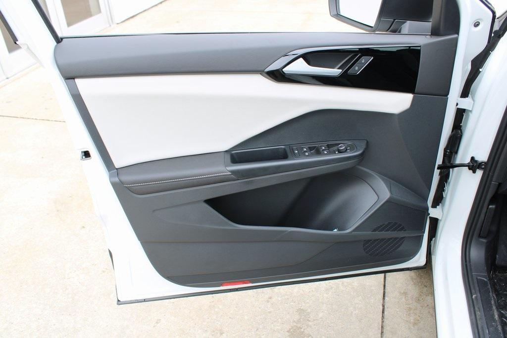 new 2025 Volkswagen Taos car, priced at $26,916