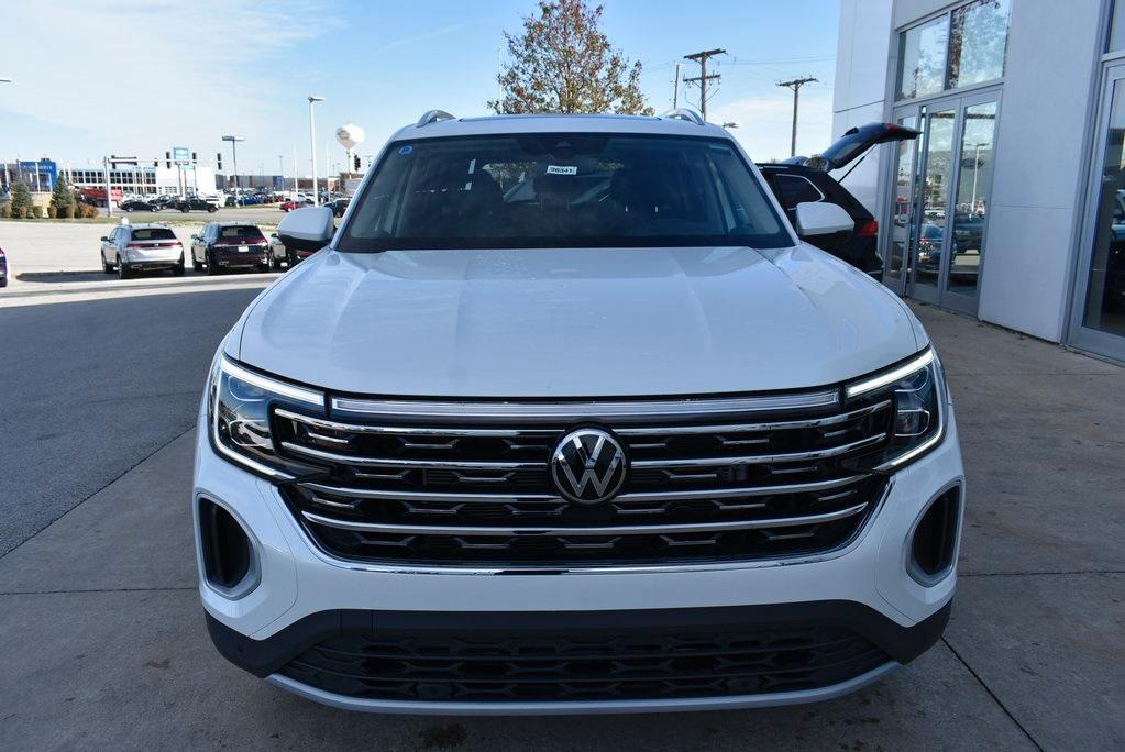 new 2024 Volkswagen Atlas car, priced at $44,181