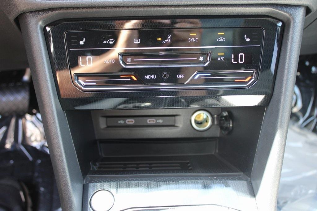 new 2025 Volkswagen Taos car, priced at $32,174
