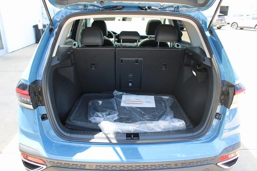 new 2025 Volkswagen Taos car, priced at $32,174
