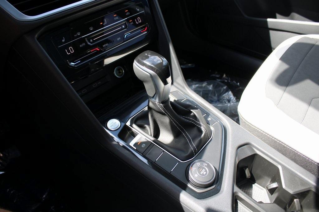 new 2025 Volkswagen Taos car, priced at $32,174