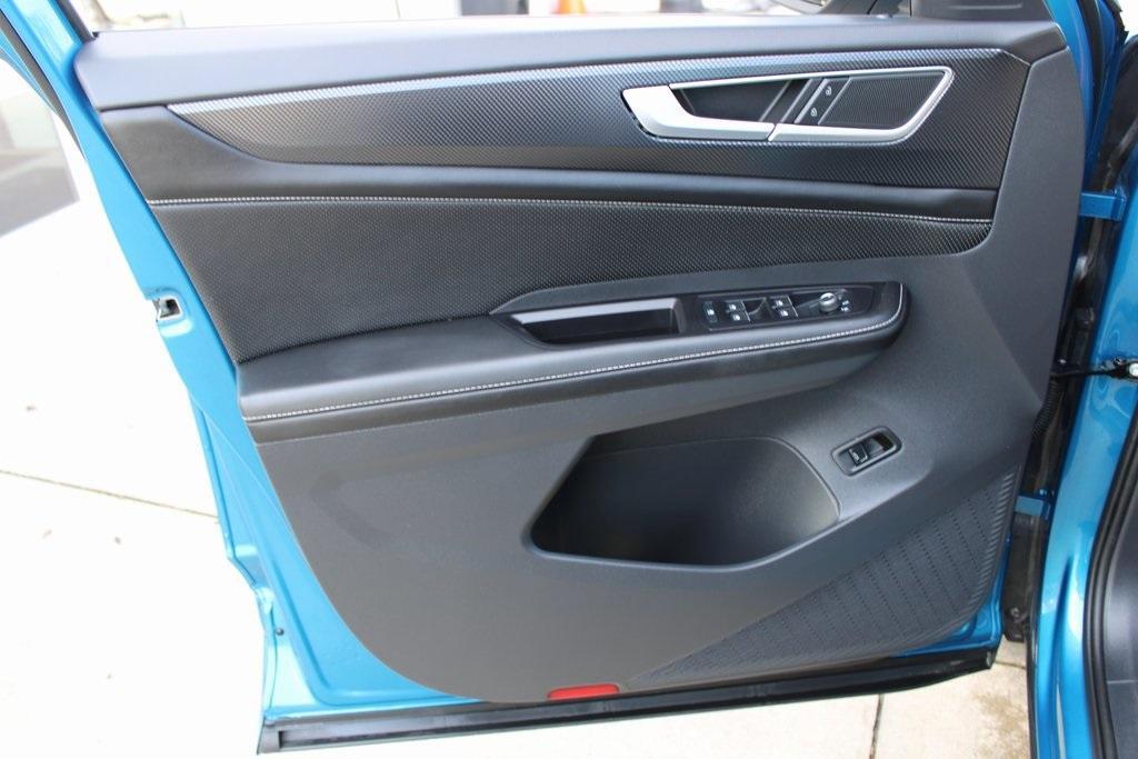 used 2024 Volkswagen Atlas Cross Sport car, priced at $37,066