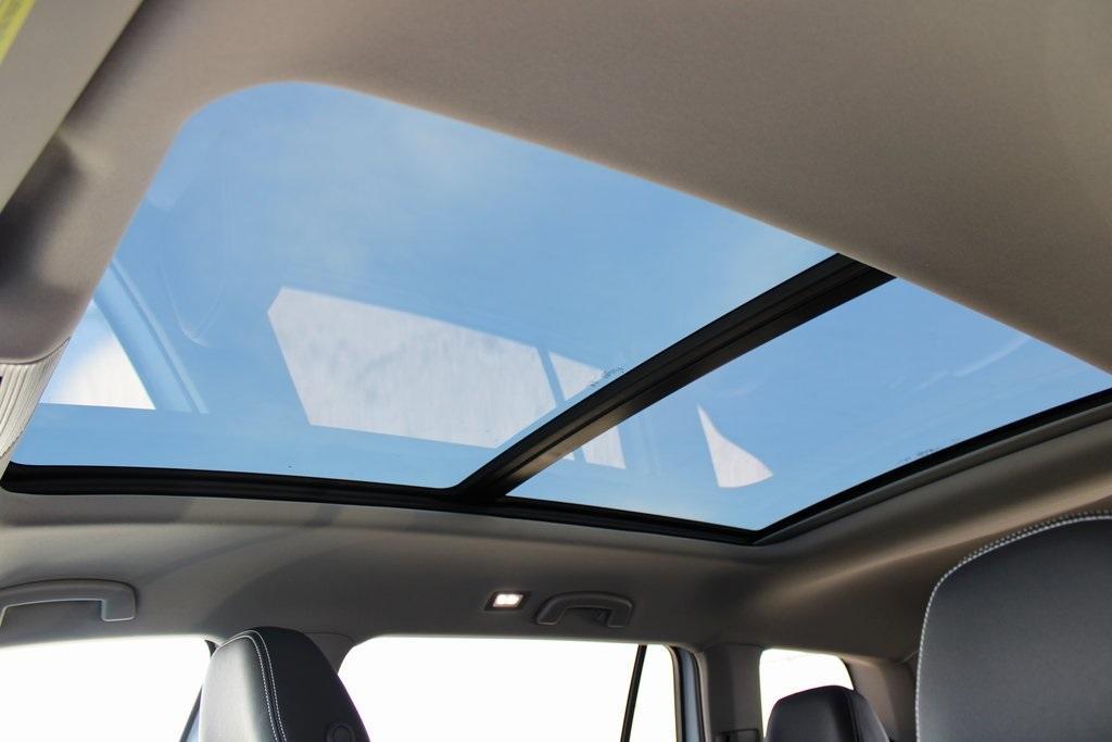 new 2026 Volkswagen Atlas car, priced at $45,154