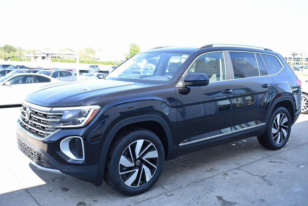 new 2024 Volkswagen Atlas car, priced at $43,661