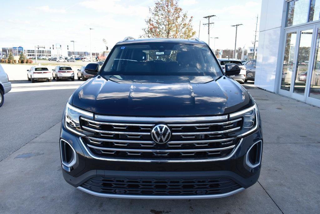 new 2025 Volkswagen Atlas car, priced at $47,202