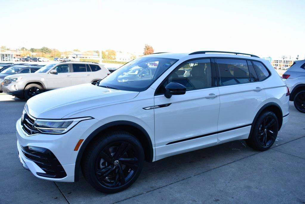 new 2024 Volkswagen Tiguan car, priced at $33,358