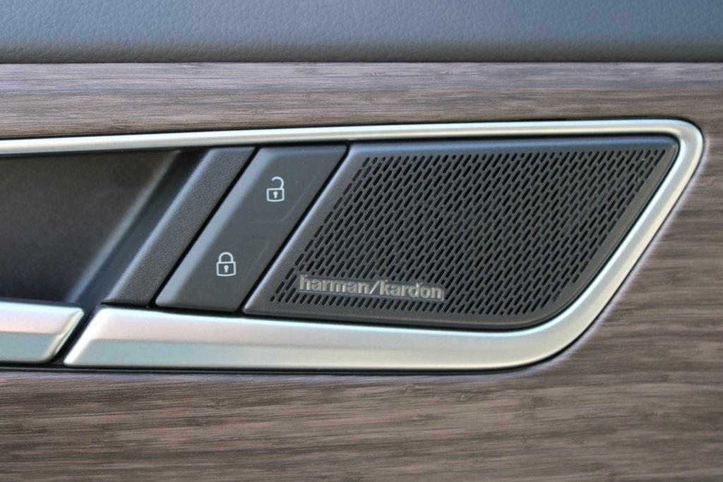 new 2025 Volkswagen Atlas car, priced at $53,170