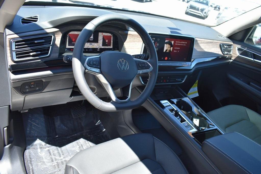 new 2024 Volkswagen Atlas car, priced at $46,672