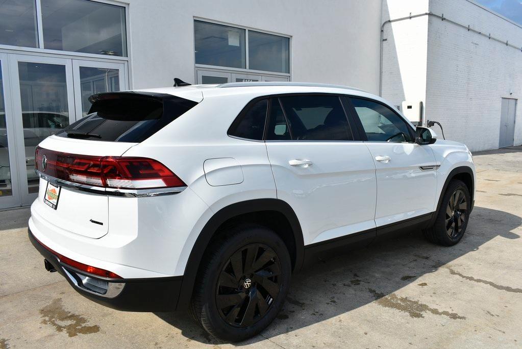 new 2024 Volkswagen Atlas Cross Sport car, priced at $39,077