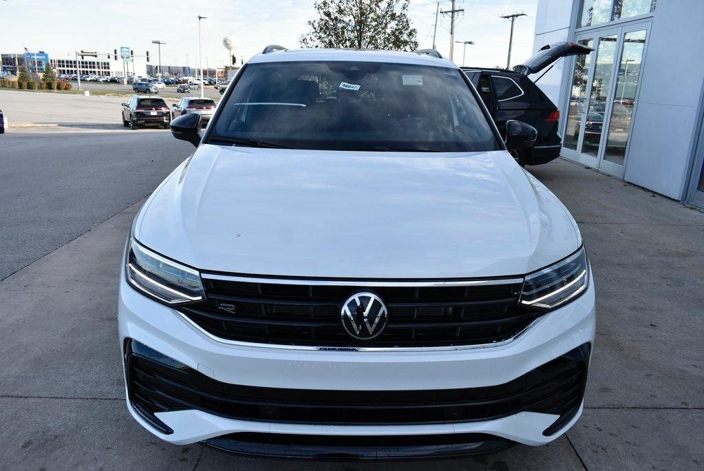 new 2024 Volkswagen Tiguan car, priced at $33,358