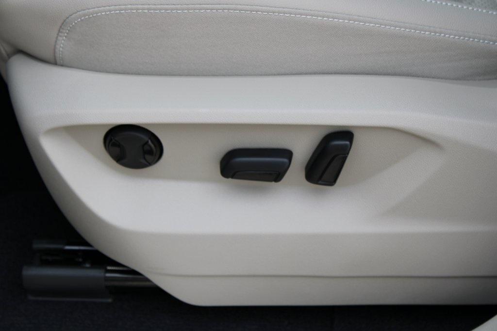 new 2026 Volkswagen Atlas car, priced at $45,771