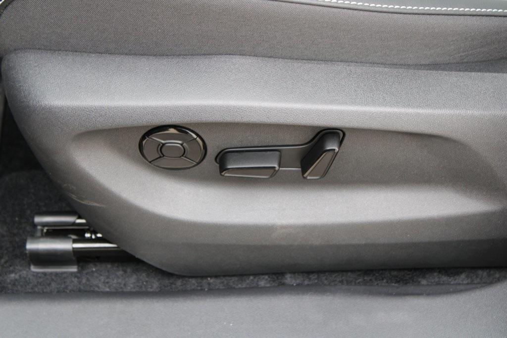 new 2025 Volkswagen Tiguan car, priced at $37,121