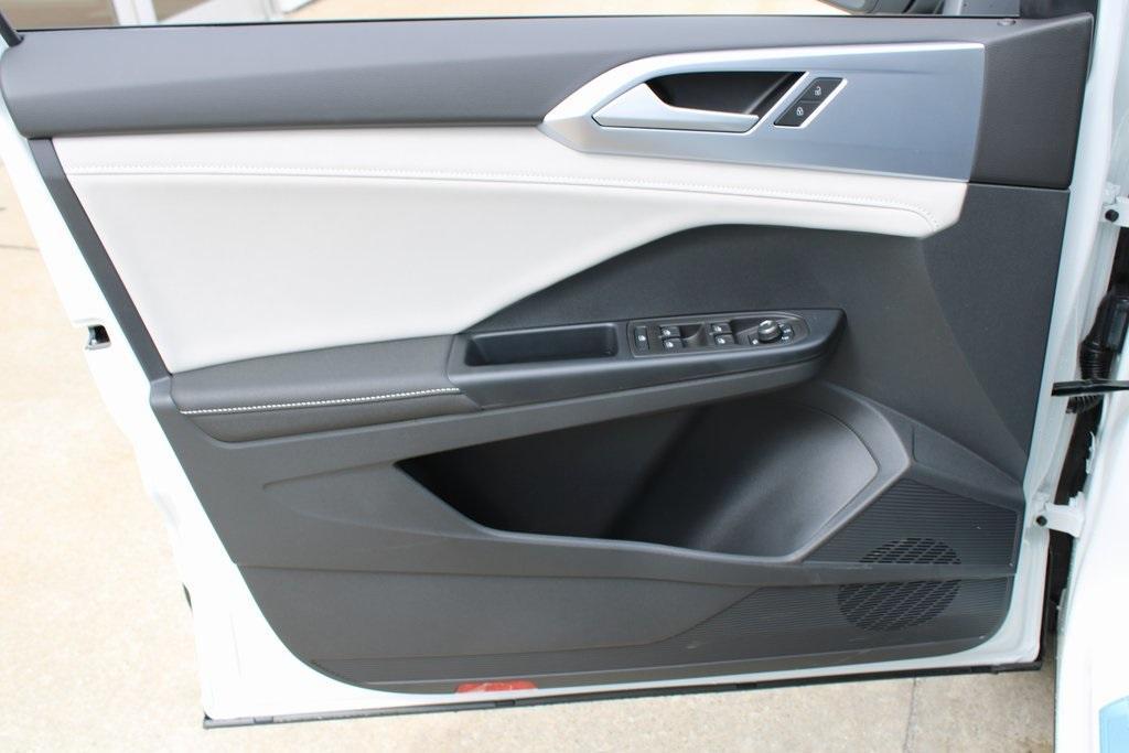 new 2025 Volkswagen Taos car, priced at $32,658