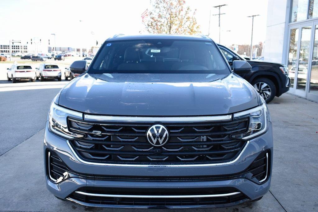 new 2025 Volkswagen Atlas Cross Sport car, priced at $51,404