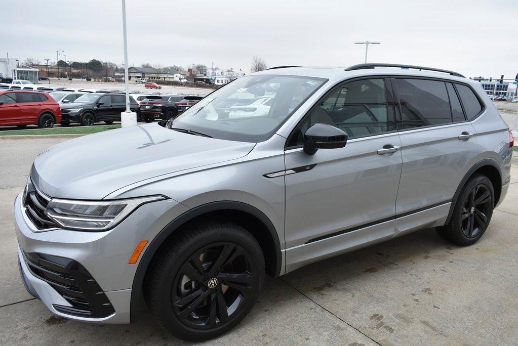 new 2024 Volkswagen Tiguan car, priced at $33,116