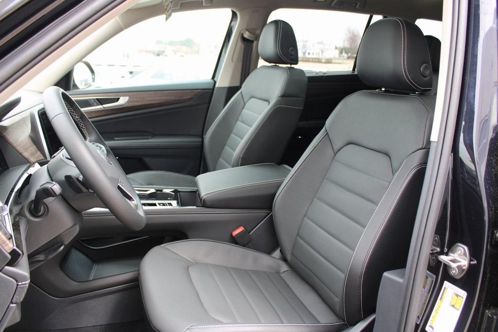 new 2025 Volkswagen Atlas car, priced at $49,277