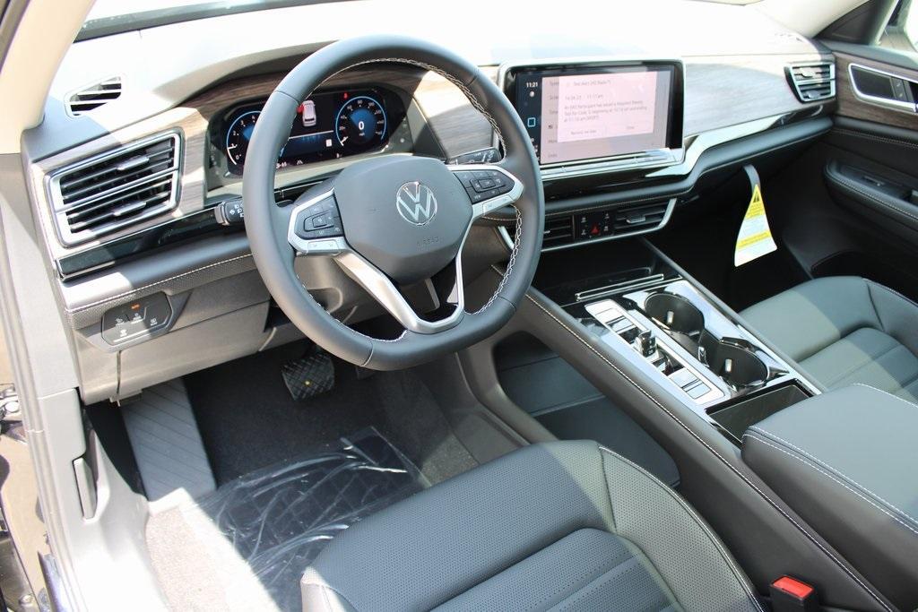 new 2025 Volkswagen Atlas car, priced at $48,033