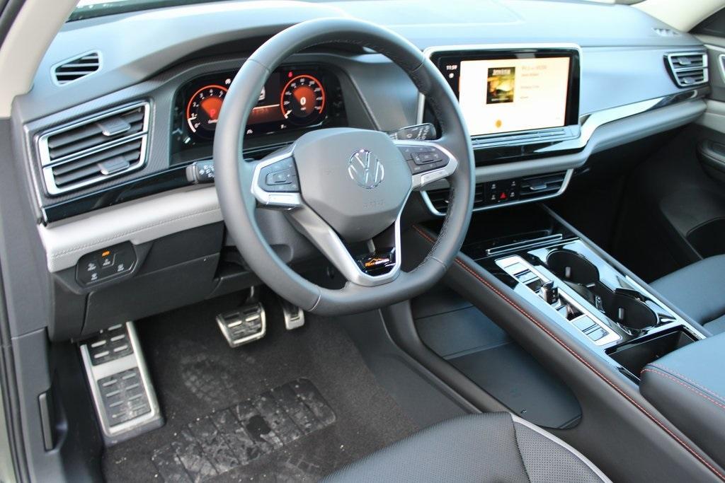 new 2026 Volkswagen Atlas car, priced at $45,522
