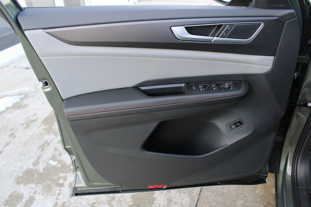 new 2026 Volkswagen Atlas car, priced at $45,522