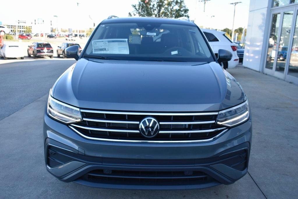 new 2024 Volkswagen Tiguan car, priced at $30,075