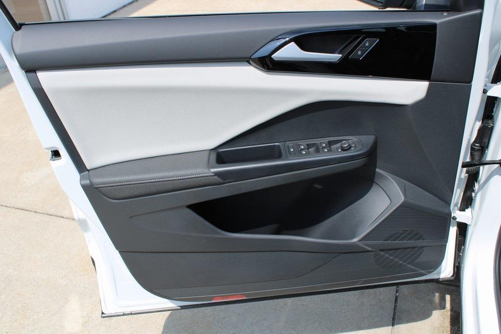new 2025 Volkswagen Taos car, priced at $29,050