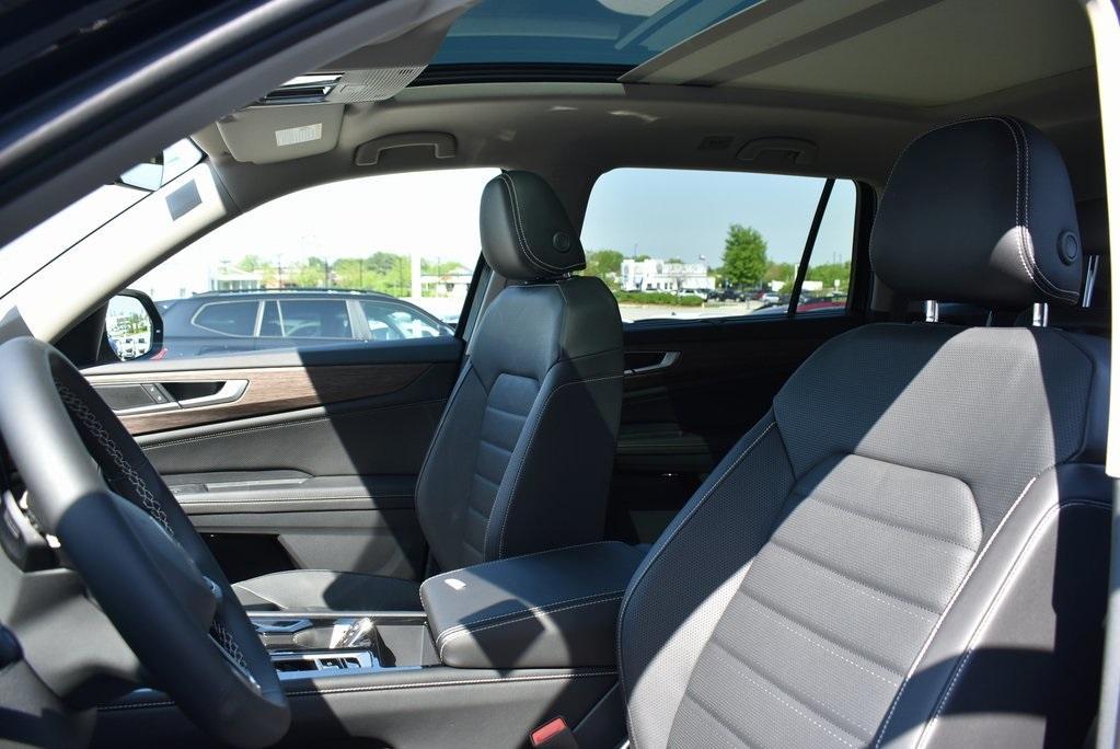 new 2024 Volkswagen Atlas car, priced at $43,661