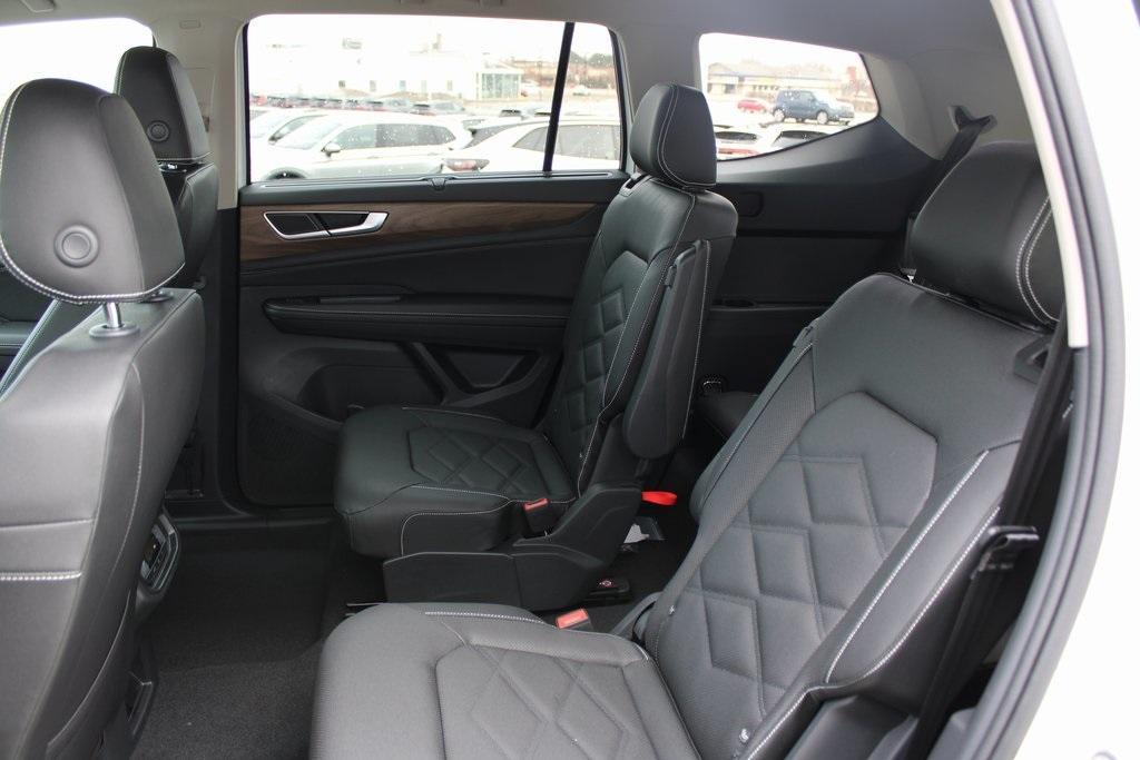 new 2025 Volkswagen Atlas car, priced at $45,015