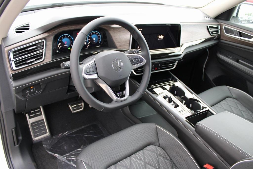 new 2025 Volkswagen Atlas car, priced at $53,553