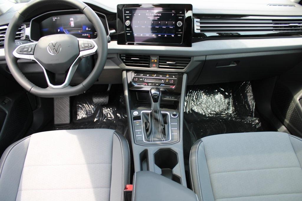 new 2025 Volkswagen Jetta car