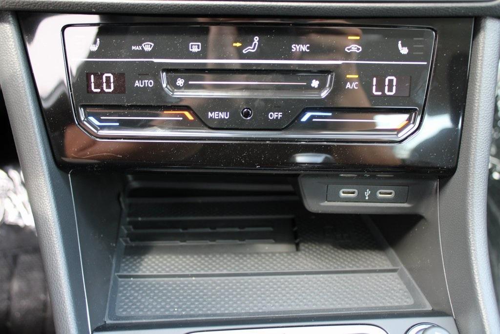 new 2025 Volkswagen Jetta car