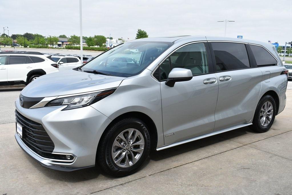 used 2021 Toyota Sienna car, priced at $37,958