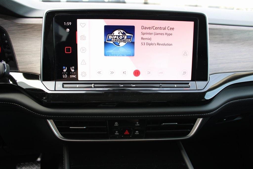 new 2025 Volkswagen Atlas car, priced at $50,450