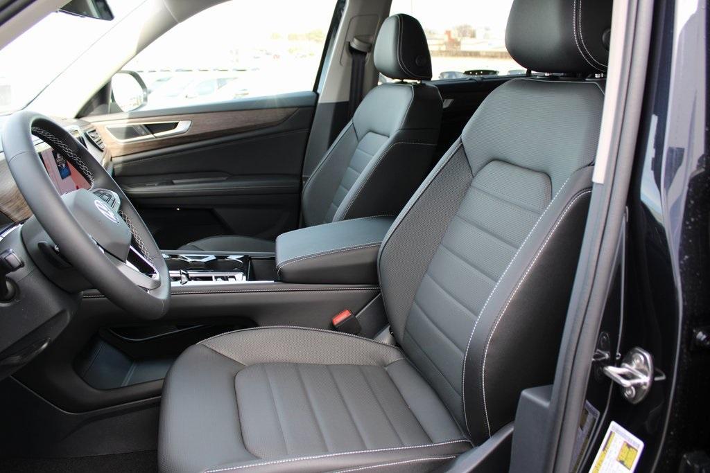 new 2025 Volkswagen Atlas car, priced at $50,450