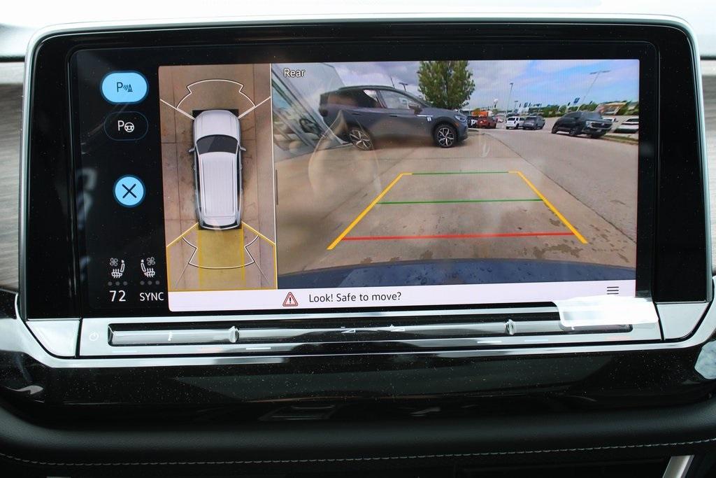 new 2025 Volkswagen Atlas car, priced at $52,651