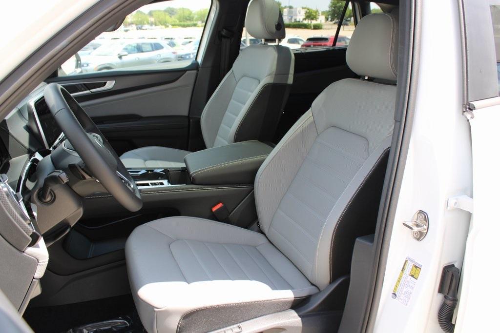 new 2025 Volkswagen Atlas Cross Sport car